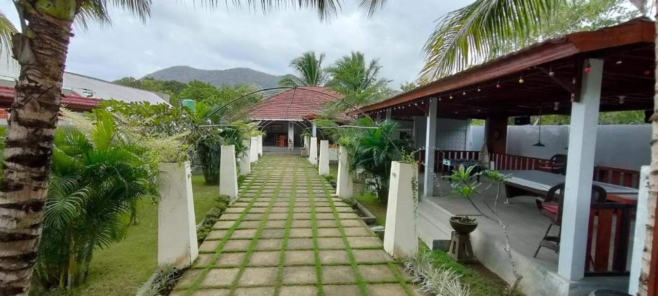 Mama Nings Beach Hotel Sekongkang Kültér fotó