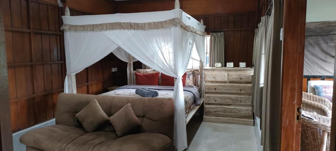 Mama Nings Beach Hotel Sekongkang Kültér fotó