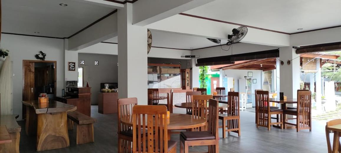 Mama Nings Beach Hotel Sekongkang Kültér fotó