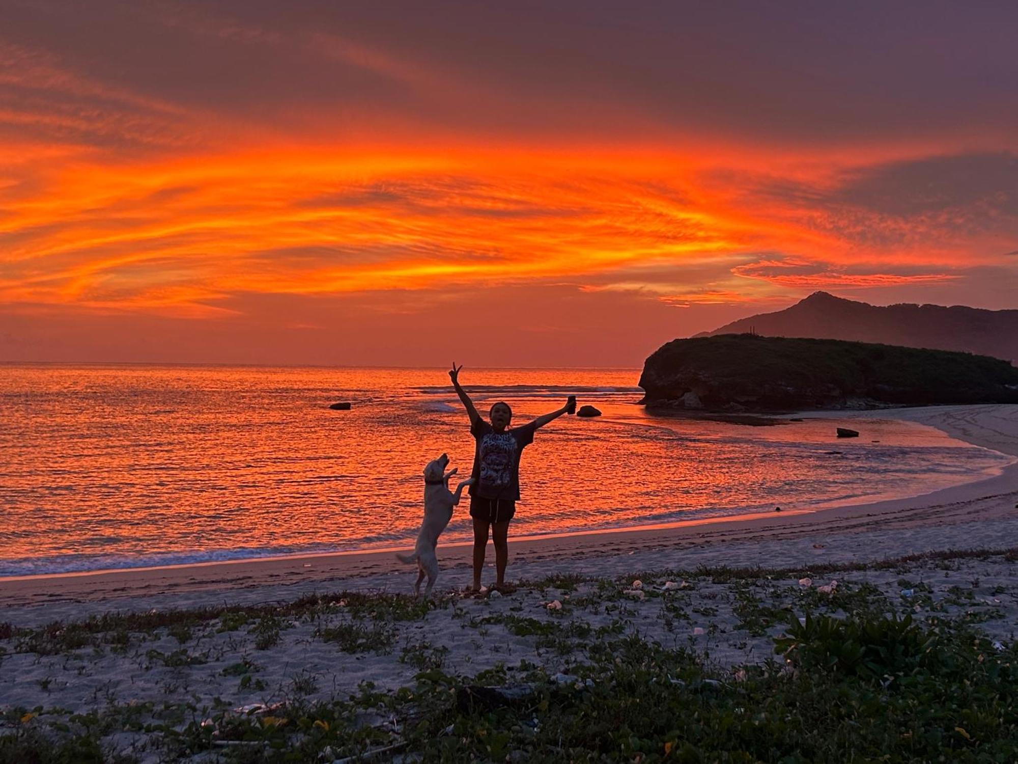 Mama Nings Beach Hotel Sekongkang Kültér fotó