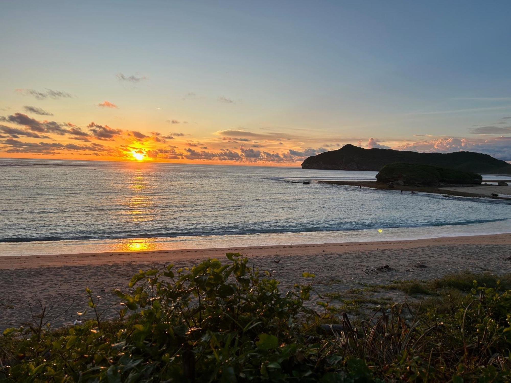 Mama Nings Beach Hotel Sekongkang Kültér fotó