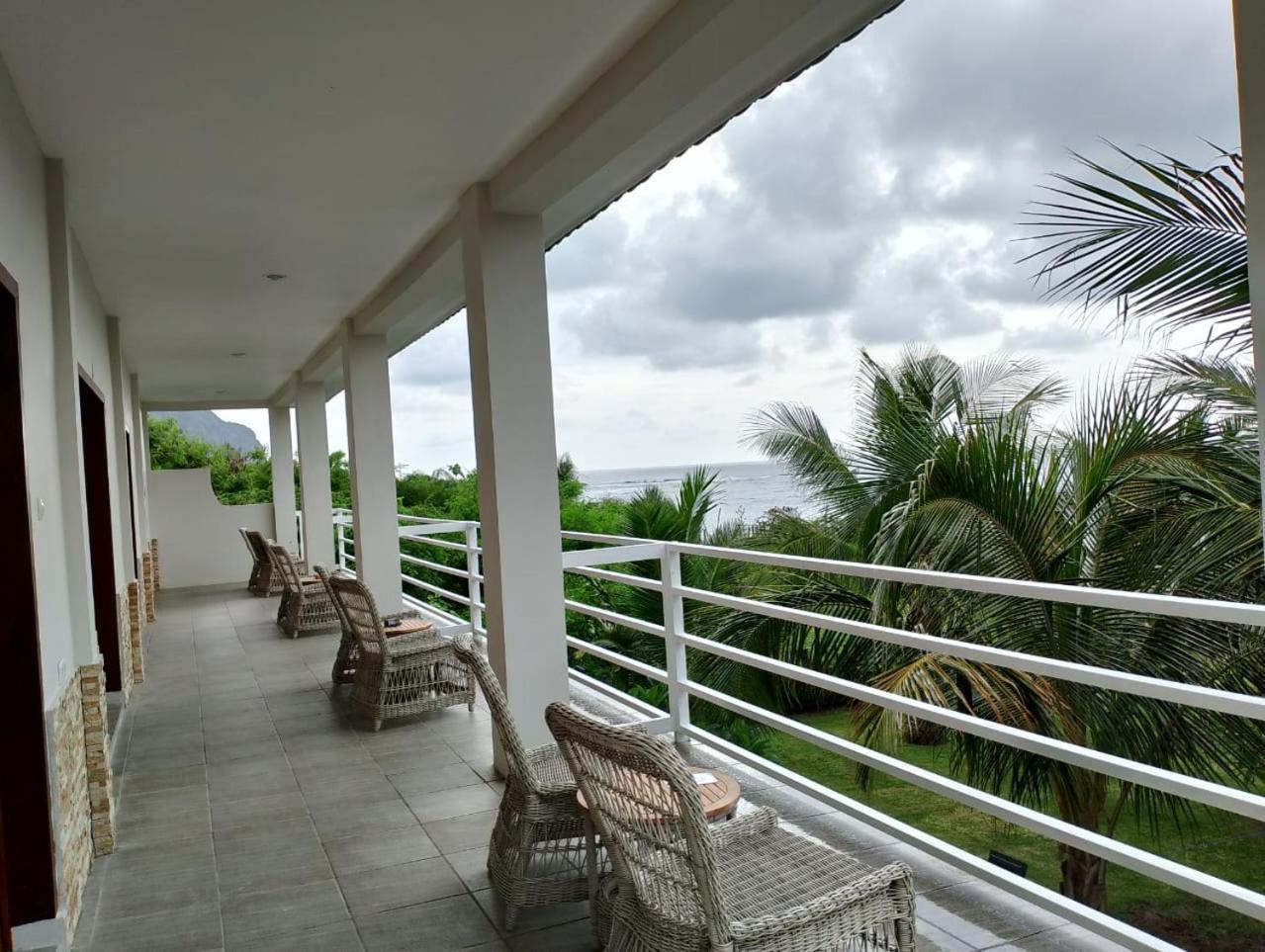 Mama Nings Beach Hotel Sekongkang Kültér fotó