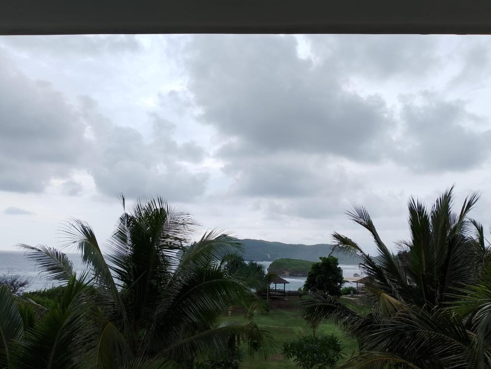 Mama Nings Beach Hotel Sekongkang Kültér fotó