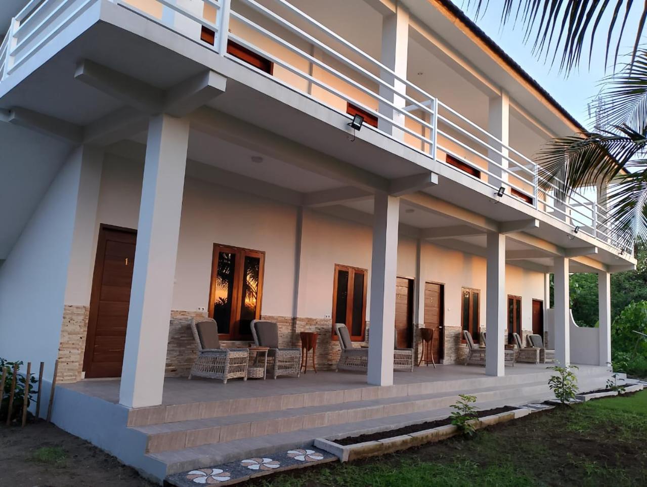 Mama Nings Beach Hotel Sekongkang Kültér fotó
