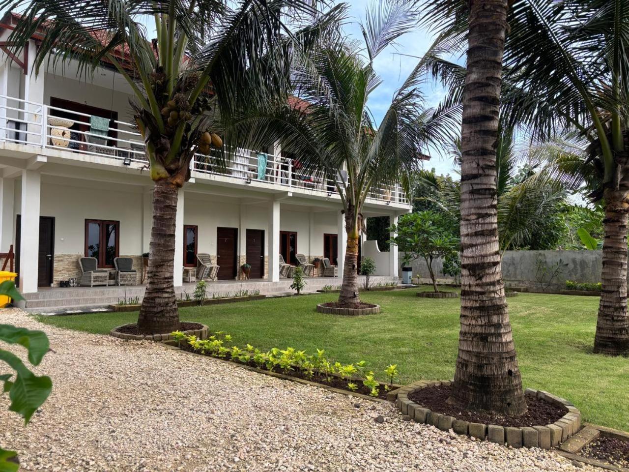 Mama Nings Beach Hotel Sekongkang Kültér fotó
