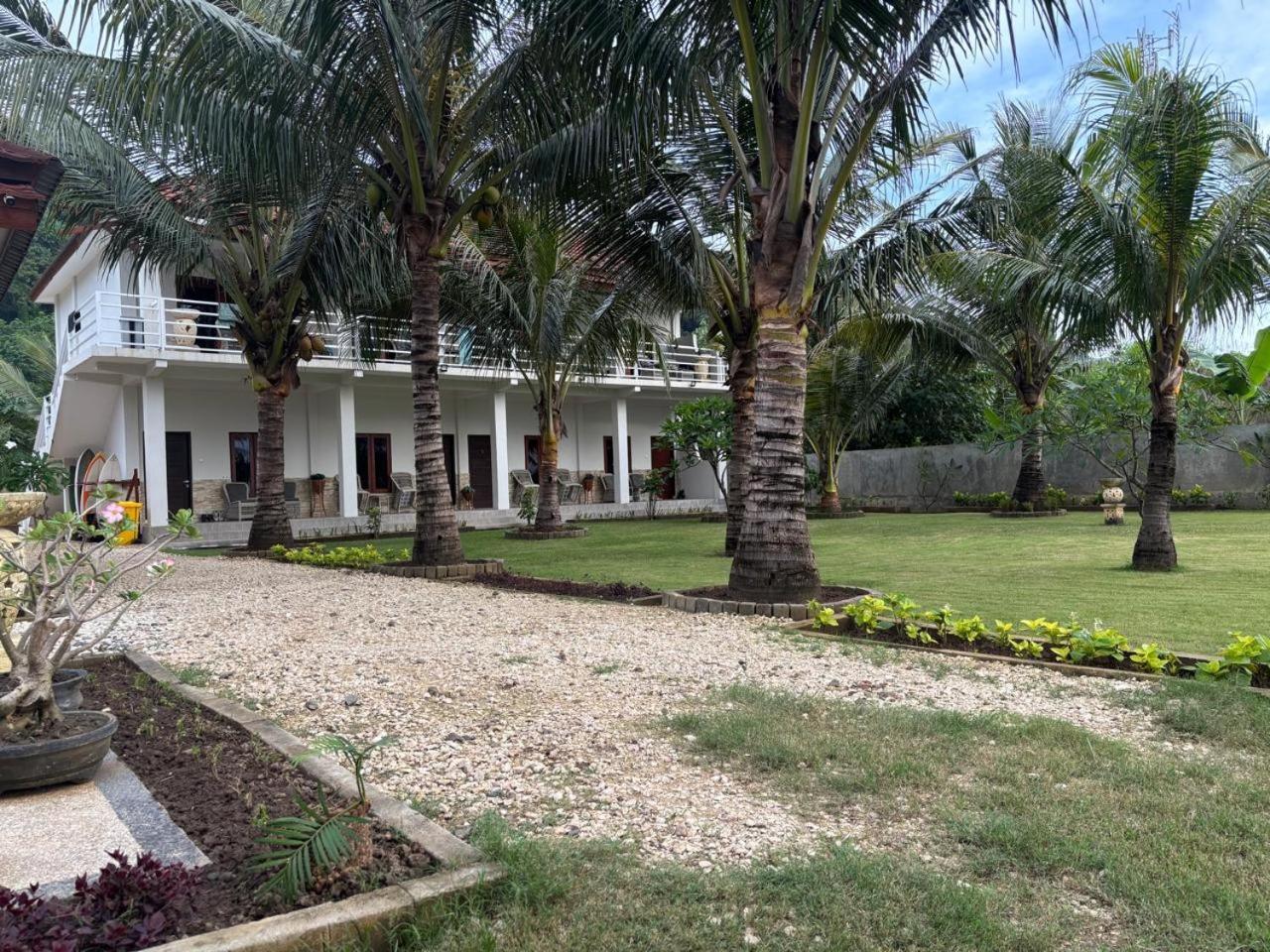 Mama Nings Beach Hotel Sekongkang Kültér fotó