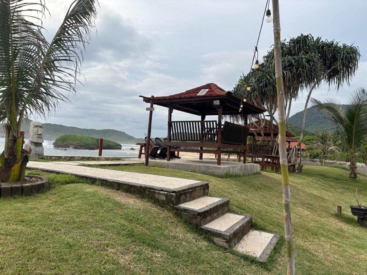 Mama Nings Beach Hotel Sekongkang Kültér fotó