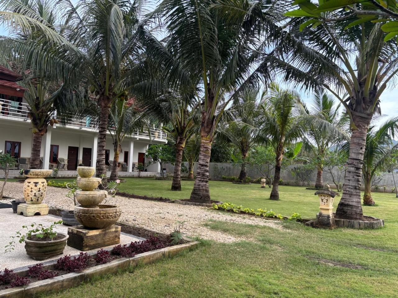 Mama Nings Beach Hotel Sekongkang Kültér fotó